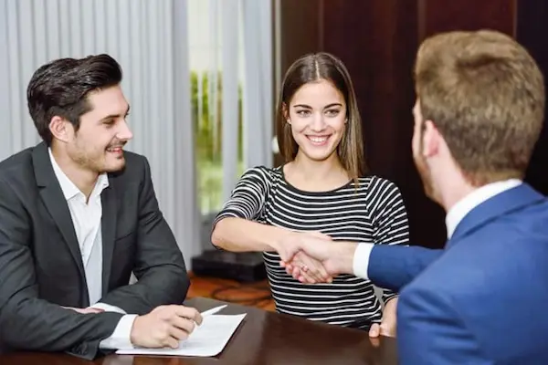 Estrategias de ventas para fidelizar clientes y aumentar las compras recurrentes